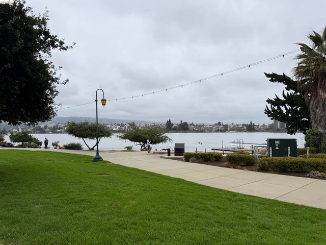 1425 Lakeside Dr 201, Oakland, CA 94612