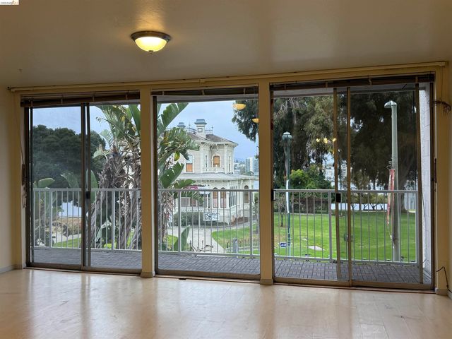 1425 Lakeside Dr 201, Oakland, CA 94612