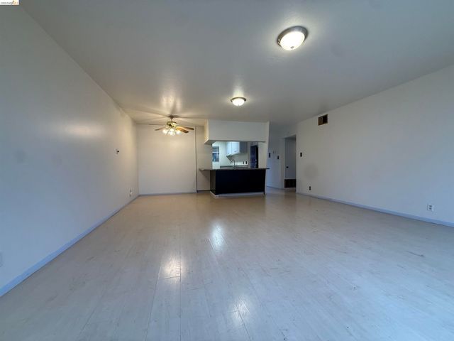 1425 Lakeside Dr 201, Oakland, CA 94612