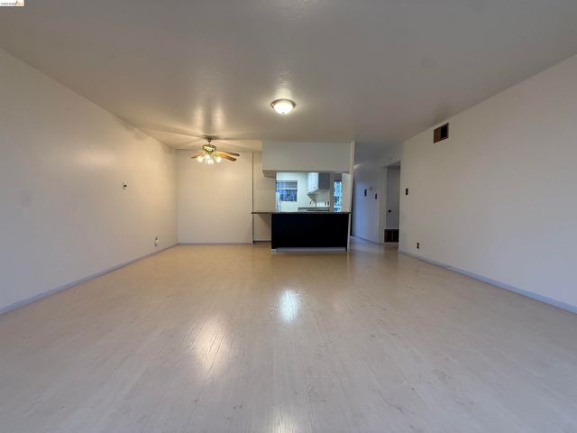 1425 Lakeside Dr 201, Oakland, CA 94612