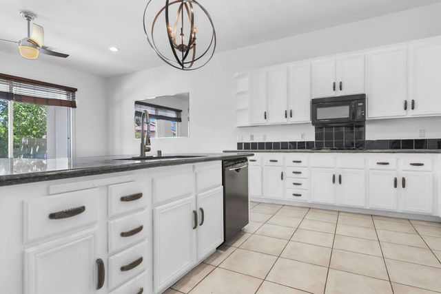 74616 Waterlily Circle, Palm Desert, CA 92260