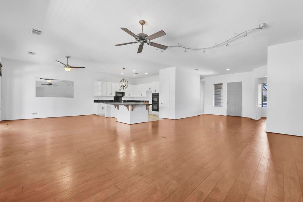 Image 7 of property listing at 74616 Waterlily Circle, Palm Desert, CA 92260