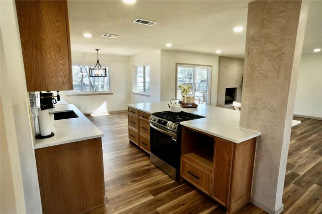 305 Bluebonnet Drive, Grapevine, TX 76051