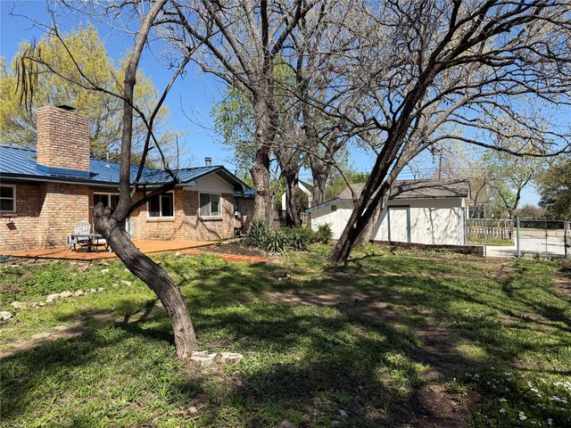 305 Bluebonnet Drive, Grapevine, TX 76051