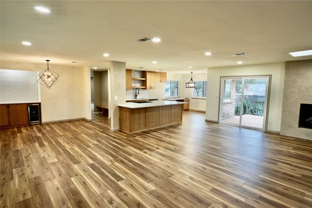 305 Bluebonnet Drive, Grapevine, TX 76051