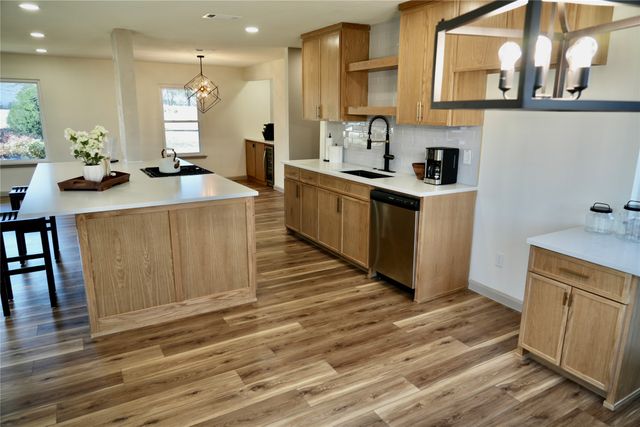 305 Bluebonnet Drive, Grapevine, TX 76051