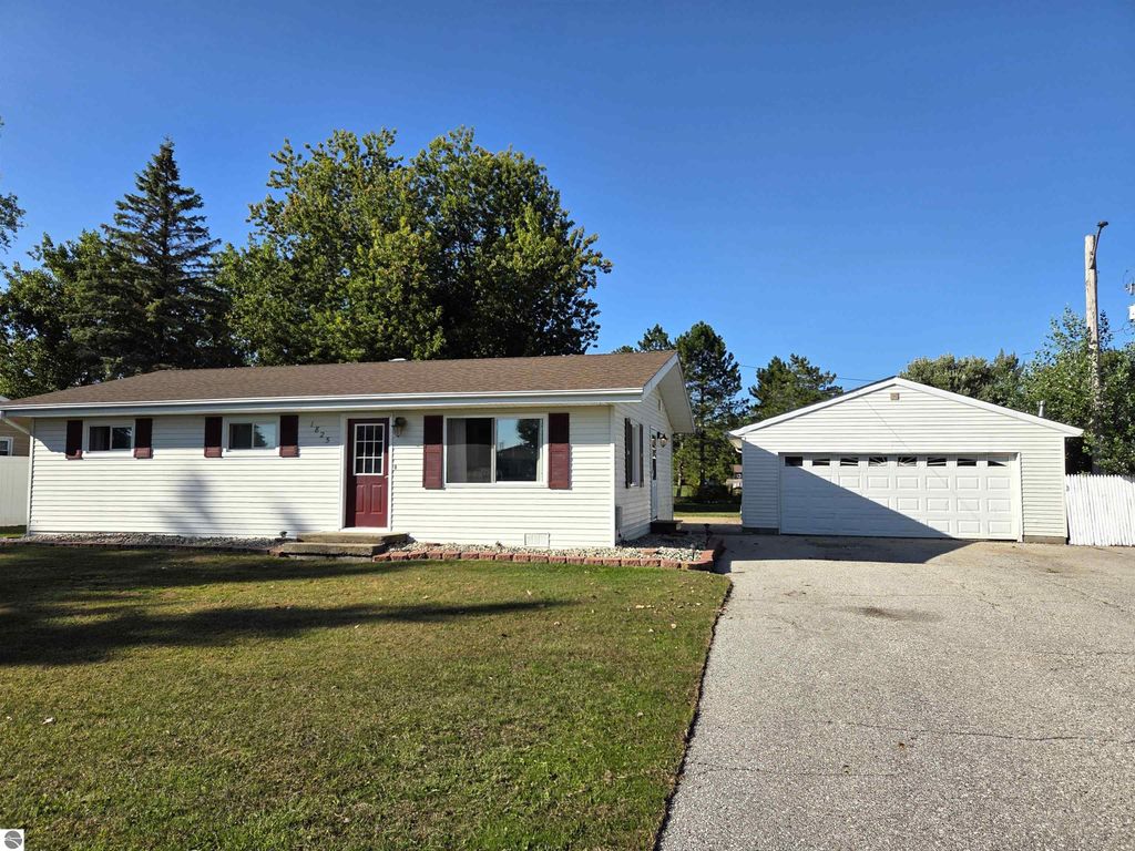 1825 E North Boutell Road, Linwood, MI 48634