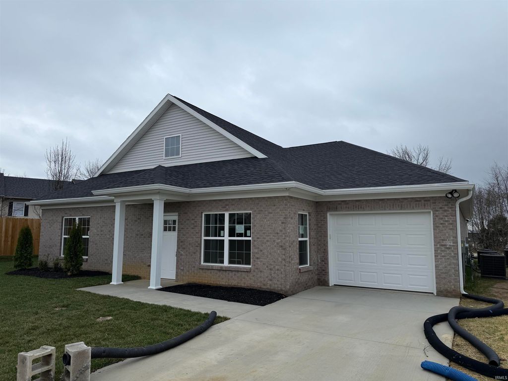 6748 Solstice Lane, Evansville, IN 47715
