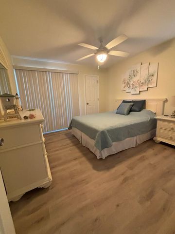 455 ALT 19 S 94, Palm Harbor, FL 34683