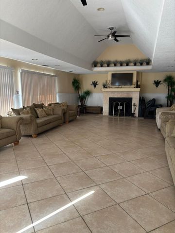 455 ALT 19 S 94, Palm Harbor, FL 34683