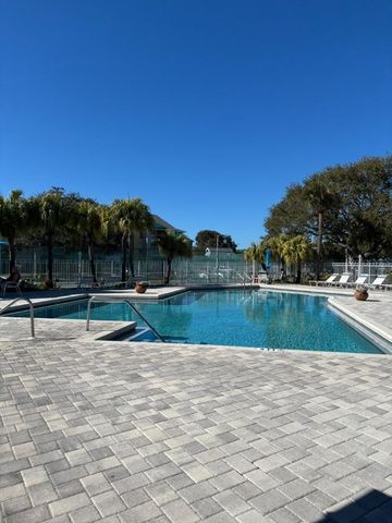 455 ALT 19 S 94, Palm Harbor, FL 34683