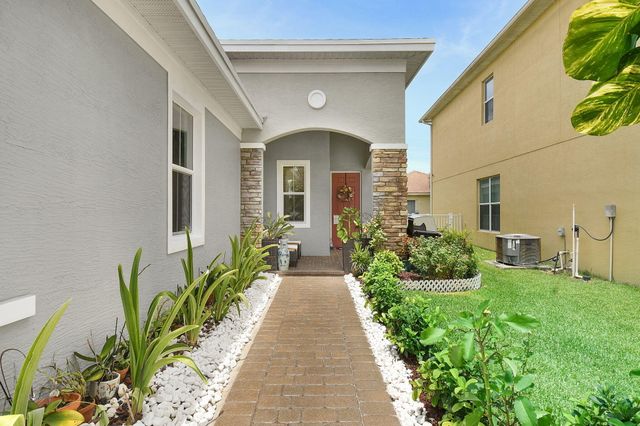 742 NW LEONARDO Circle, Port St. Lucie, Port St Lucie, FL 34986