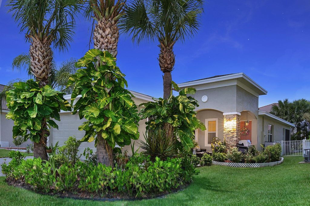 742 NW LEONARDO Circle, Port St. Lucie, Port St Lucie, FL 34986