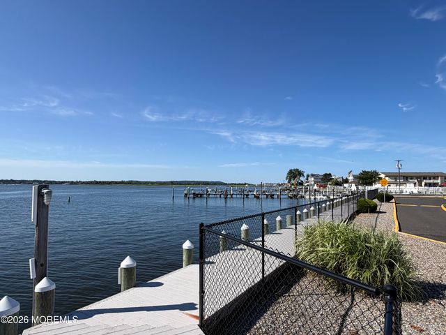 135 Wharfside Drive, Monmouth Beach, NJ 07750
