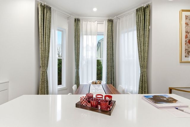 70 Walker St 1, Newton, MA 02460