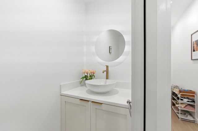 70 Walker St 1, Newton, MA 02460