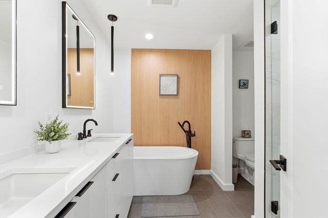 70 Walker St 1, Newton, MA 02460