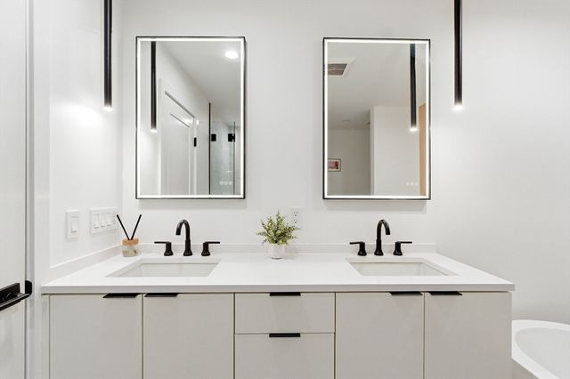 70 Walker St 1, Newton, MA 02460