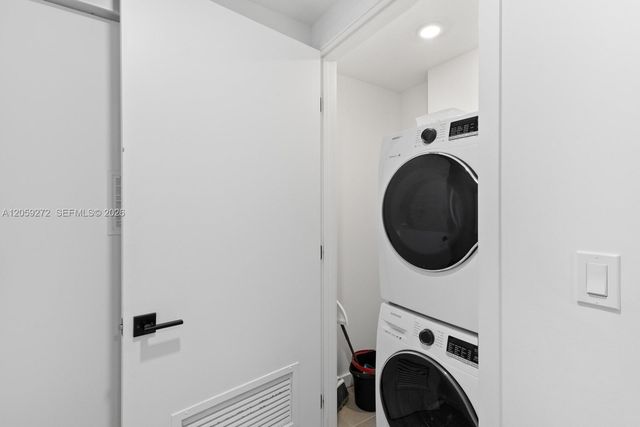 227 NE 2nd St 2202, Miami, FL 33132