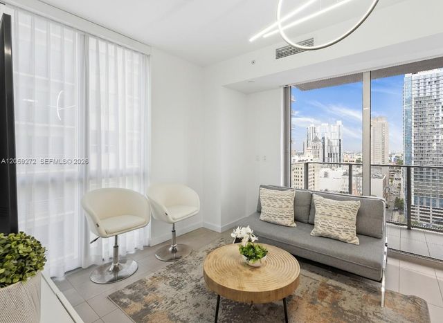 227 NE 2nd St 2202, Miami, FL 33132