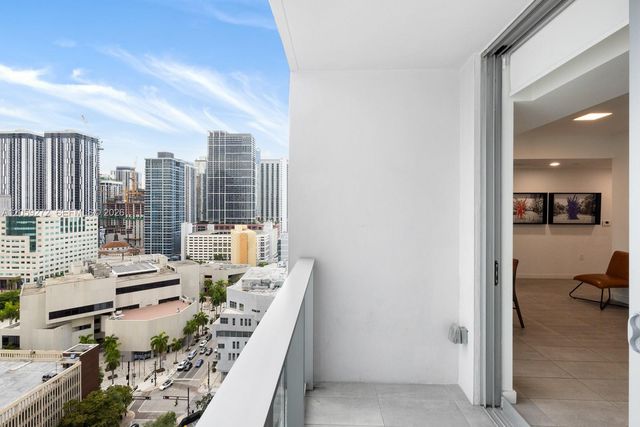 227 NE 2nd St 2202, Miami, FL 33132