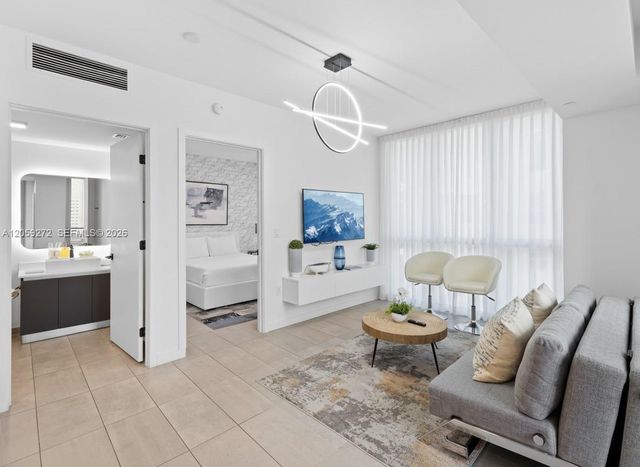 227 NE 2nd St 2202, Miami, FL 33132