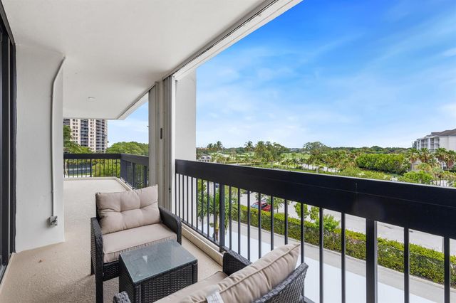 2400 Presidential Way 401, West Palm Beach, FL 33401