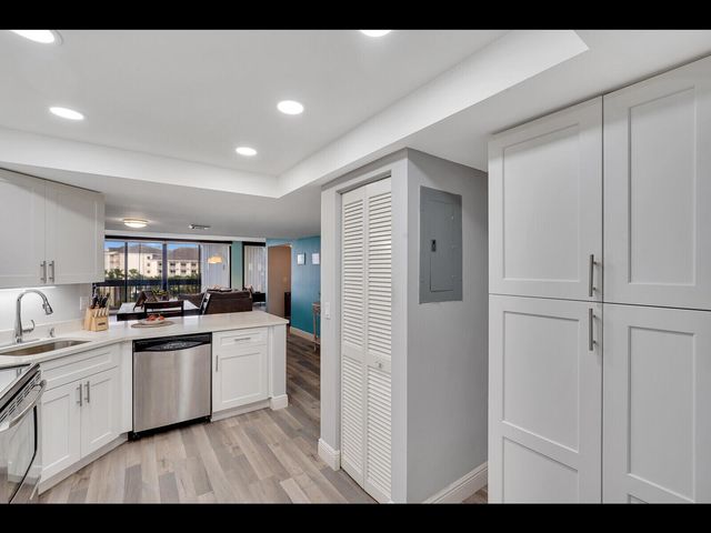 2400 Presidential Way 401, West Palm Beach, FL 33401