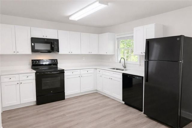 1317 Cedar Heights, Stone Mountain, GA 30083