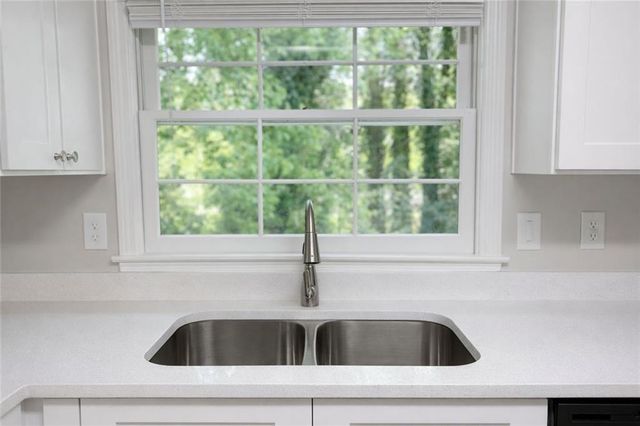 1317 Cedar Heights, Stone Mountain, GA 30083