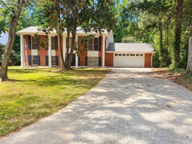 1317 Cedar Heights, Stone Mountain, GA 30083