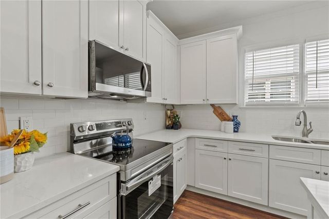 5209 Noble Village Way, Lilburn, GA 30047