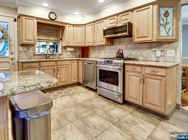 69 Lincoln Street, Fairview, NJ 07022