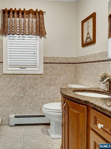 69 Lincoln Street, Fairview, NJ 07022