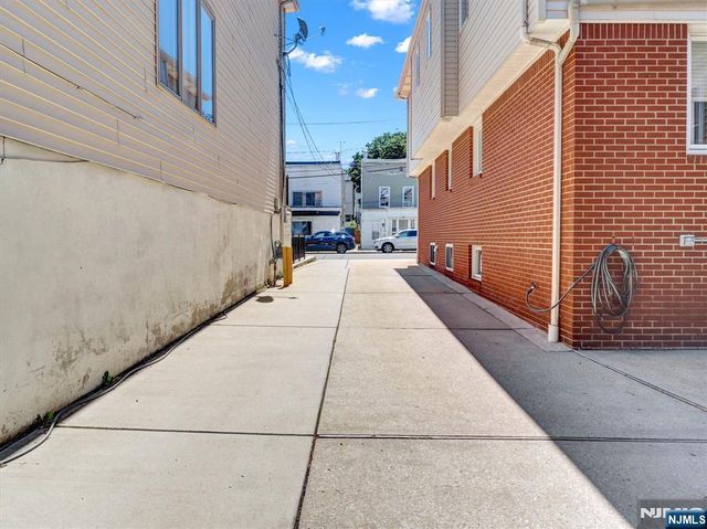 69 Lincoln Street, Fairview, NJ 07022