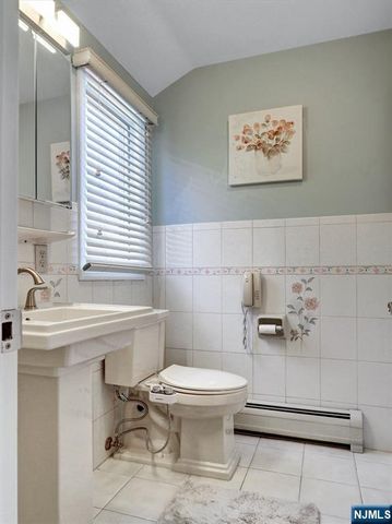 69 Lincoln Street, Fairview, NJ 07022
