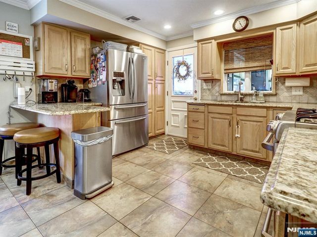 69 Lincoln Street, Fairview, NJ 07022