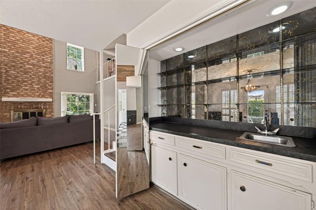 2718 Kissing Camel Court, Missouri City, TX 77459