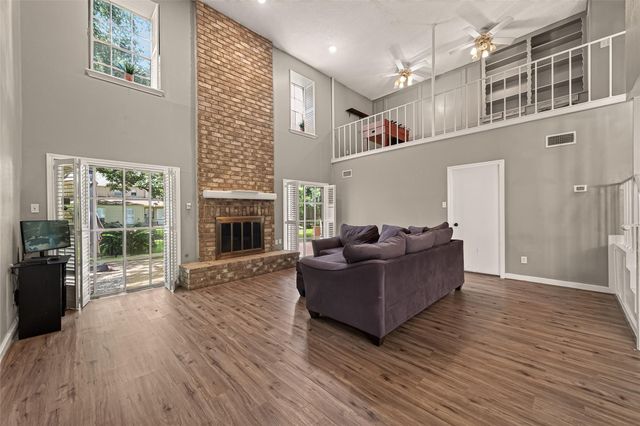 2718 Kissing Camel Court, Missouri City, TX 77459