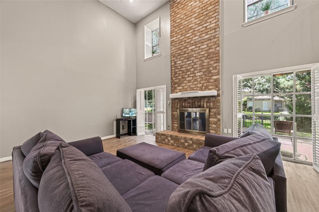 2718 Kissing Camel Court, Missouri City, TX 77459