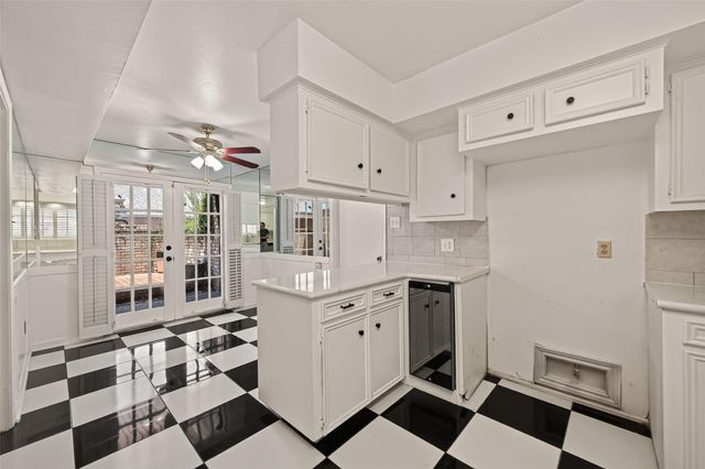 2718 Kissing Camel Court, Missouri City, TX 77459