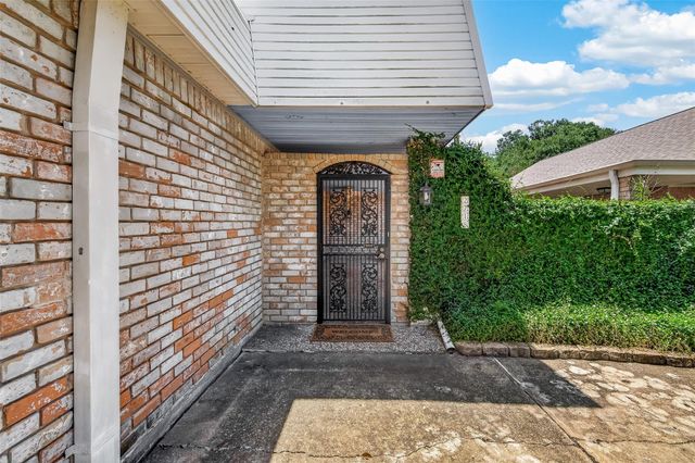 2718 Kissing Camel Court, Missouri City, TX 77459