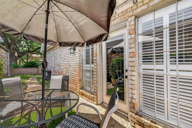 2718 Kissing Camel Court, Missouri City, TX 77459