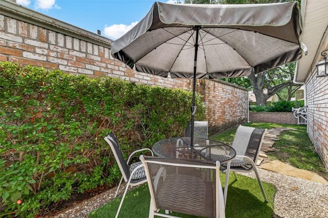 2718 Kissing Camel Court, Missouri City, TX 77459