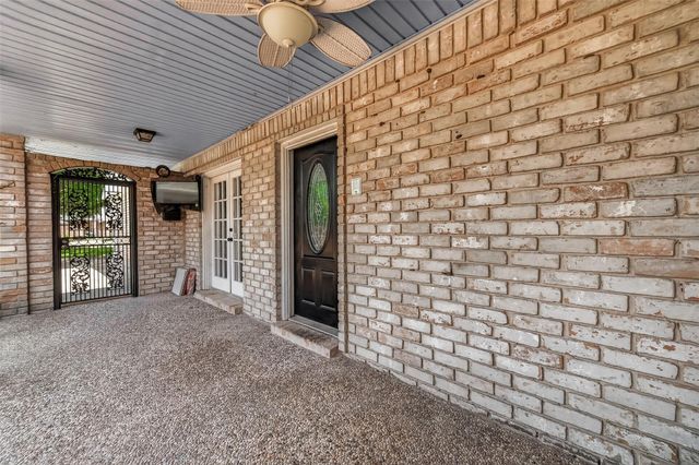 2718 Kissing Camel Court, Missouri City, TX 77459