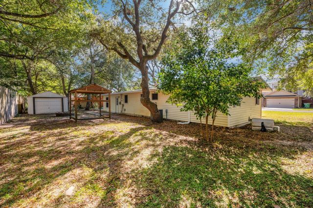 205 Pine Street, Fort Walton Beach, FL 32548