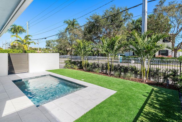 412 SE 4th Avenue, Delray Beach, FL 33483
