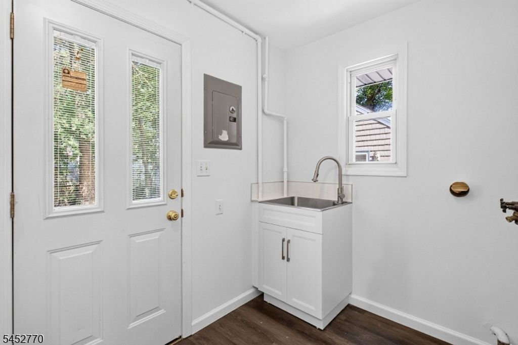27 Ferndale Rd, Wayne Twp., NJ 07470 — photo 3