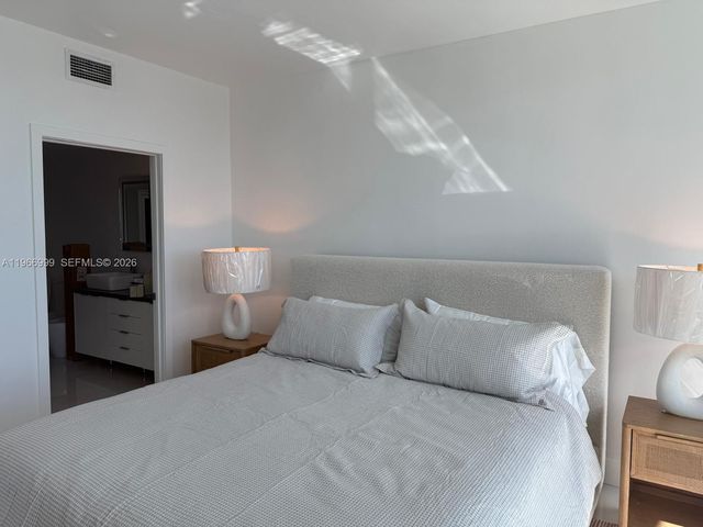 888 Biscayne Blvd 3101, Miami, FL 33132