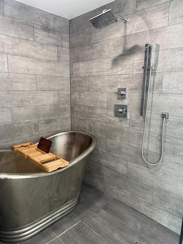 888 Biscayne Blvd 3101, Miami, FL 33132